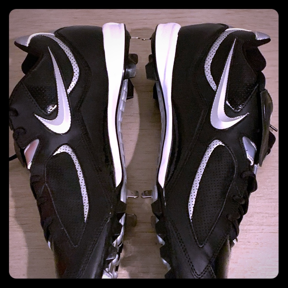 Baseball Cleats - Picture 2 of 4